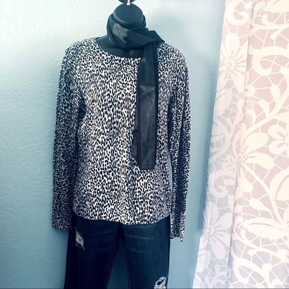 Croft & Barrow Cheetah Print Sweater. Size Medium. - Picture 5 of 8